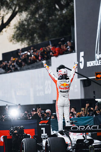 92f55e08-ddd0-438b-a7f6-6a8caf9372d9